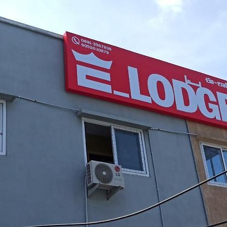 E Lodge Visakhapatnam Eksteriør billede