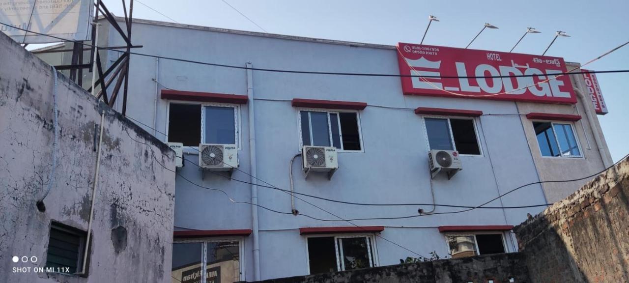 E Lodge Visakhapatnam Eksteriør billede